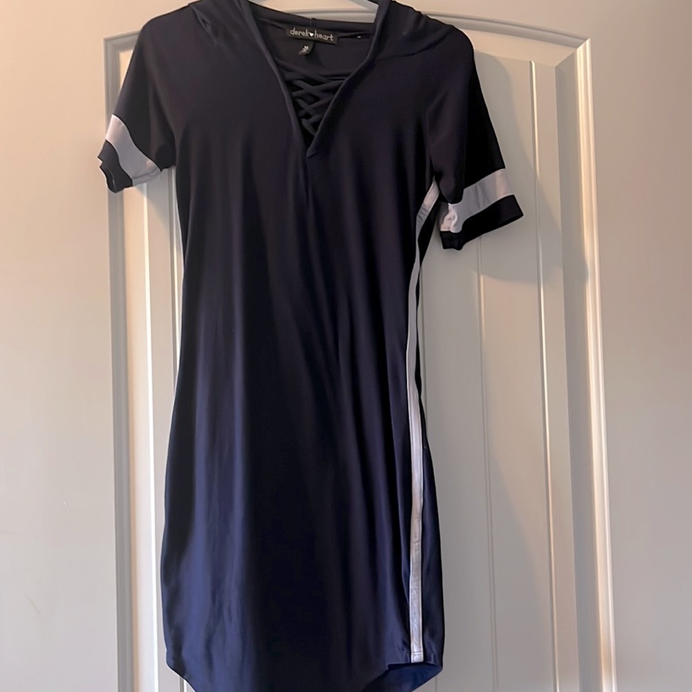 Derek Heart Hooded Short Sleeved Dress, Size Medium